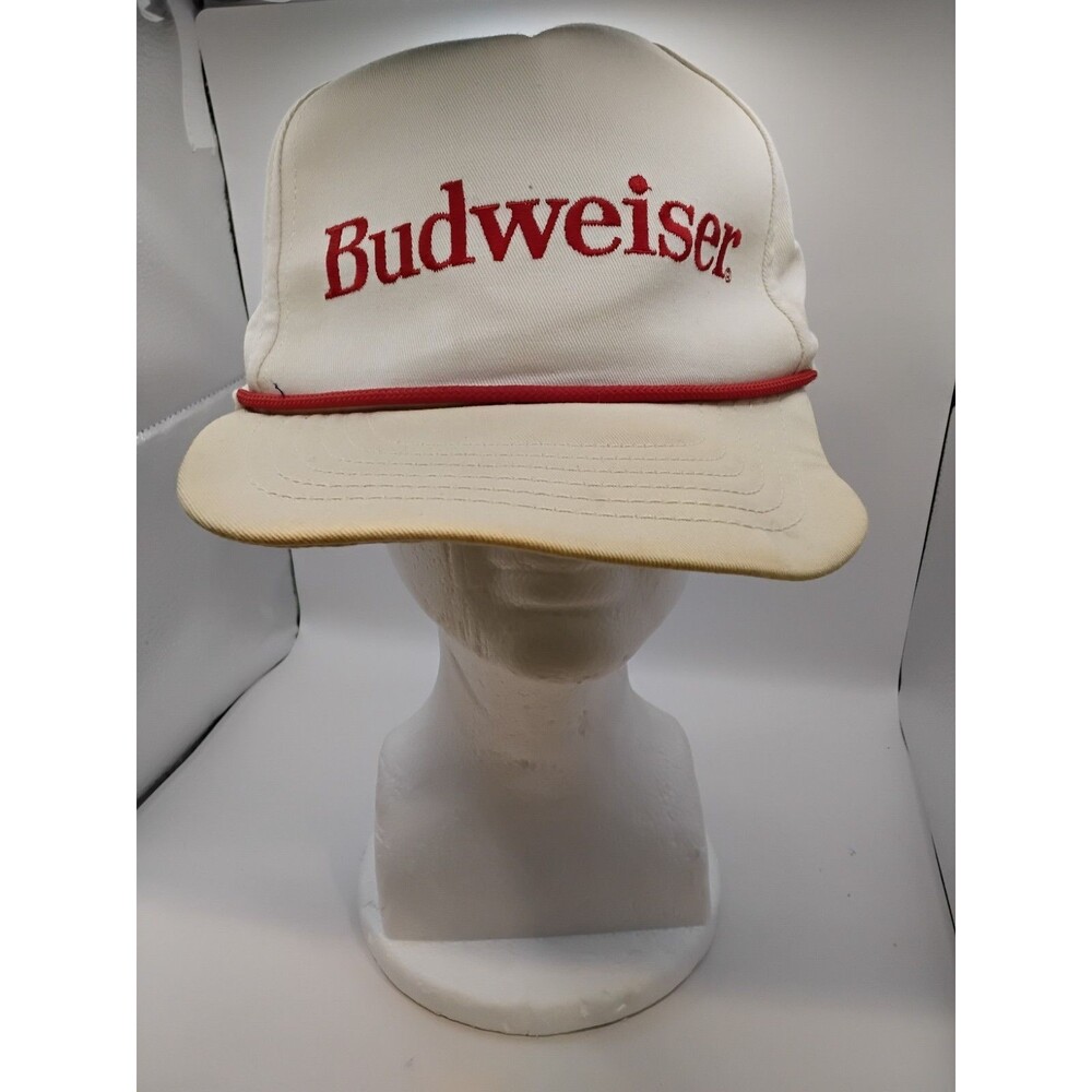 VINTAGE BUDWEISER SNAPBACK TRUCKER HAT WITH ROBE